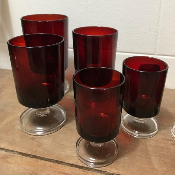 Vintage ruby shot glasses - Picture 2 of 2